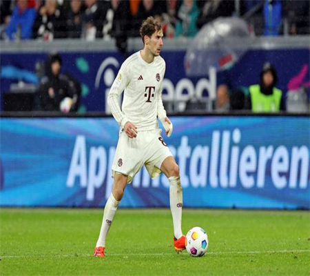 1-0 Tiến Lên, 4-3 Lật Đổ, 1-0 Chiến Thắng Kịch Tính! Monchengladbach Giành Chiến Thắng Trong Hiệp Phụ, Arsenal Tạo Nên Kỳ Tích, Wolves Giành 3 Điểm